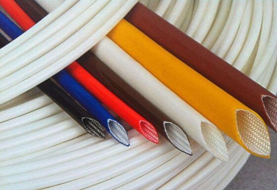 Giá tốt Ống bọc sợi thủy tinh phủ cao su silicone màu xanh lam, chiều rộng 50mm, cung cấp cách điện và bảo vệ trong các ứng dụng công nghiệp trực tuyến